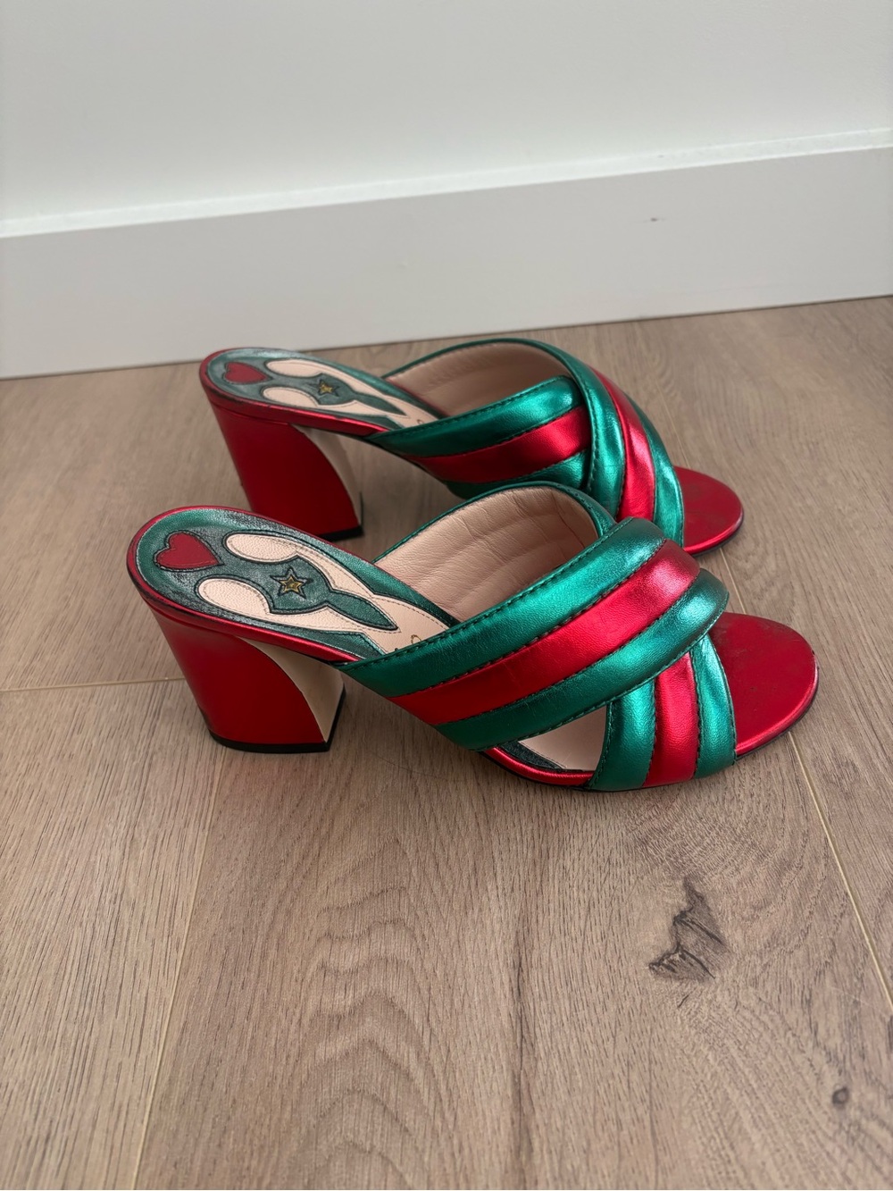 Gucci Metallic Red and Emerald Green Crisscross Slide Sandals - Picture 4 of 6
